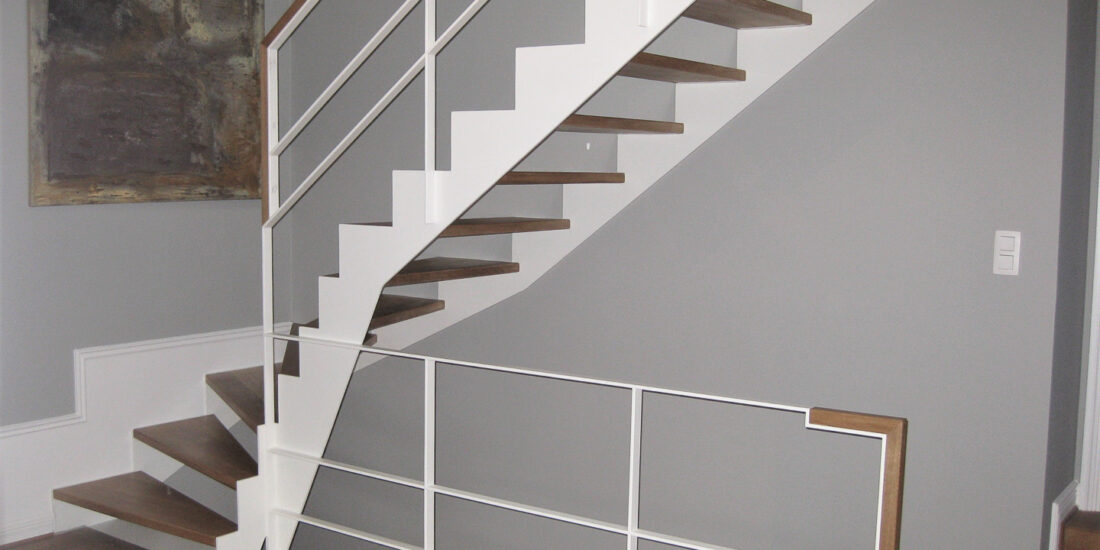 WoodCreation Meuble sur mesure Porte et escalier Hall d'entrée