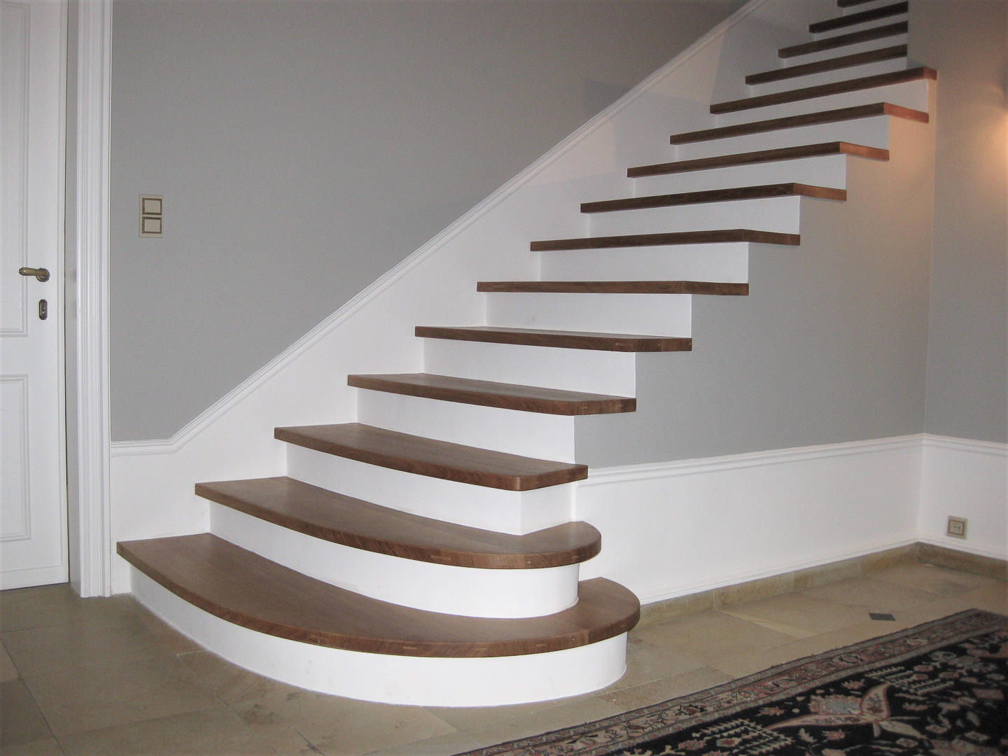 WoodCreation Meuble sur mesure Porte et escalier Hall d'entrée