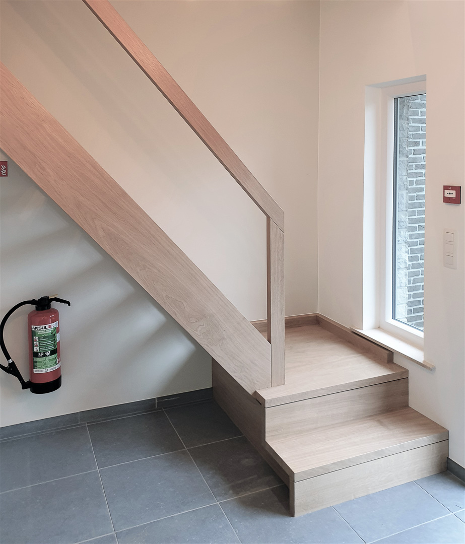 WoodCreation Meuble sur mesure Porte et escalier Hall d'entrée
