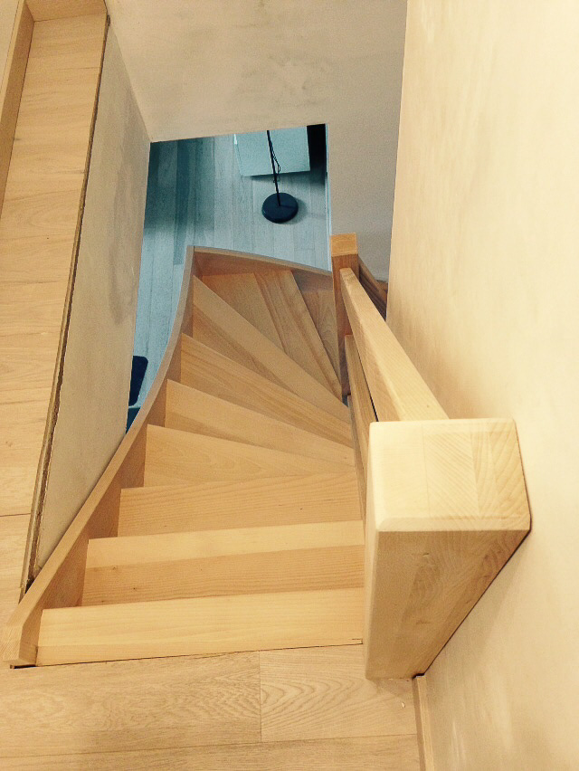 WoodCreation Meuble sur mesure Porte et escalier Hall d'entrée