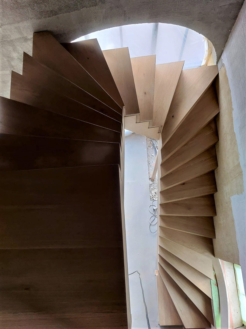 WoodCreation Meuble sur mesure Porte et escalier