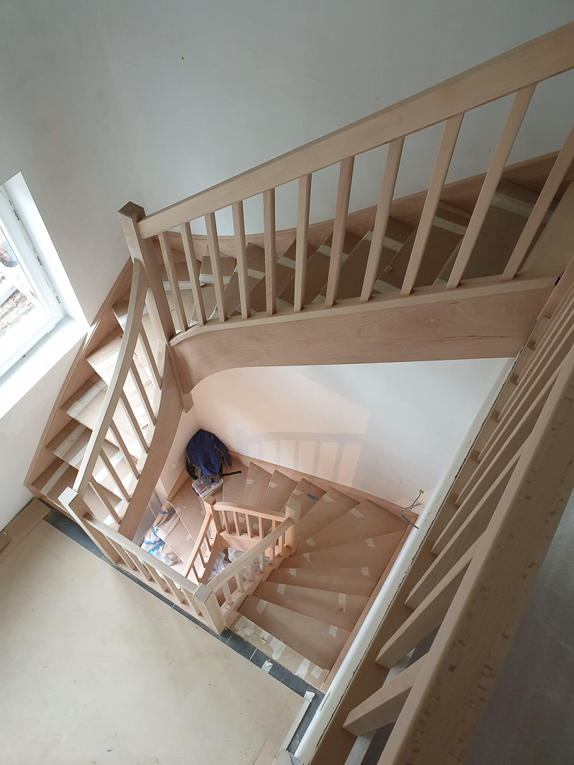 WoodCreation Meuble sur mesure Porte et escalier Hall d'entrée