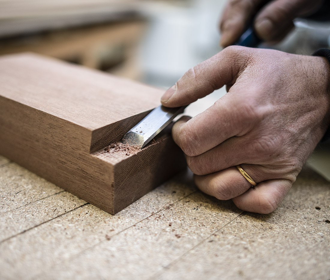 woodcreation-mobilier-sur-mesure-travail-d-orfevre